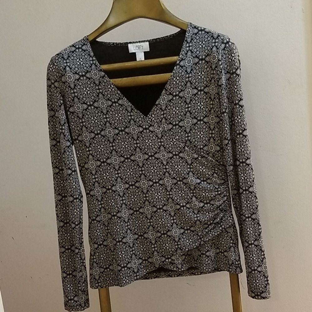 Ann Taylor LOFT long-sleeved blouse Size M